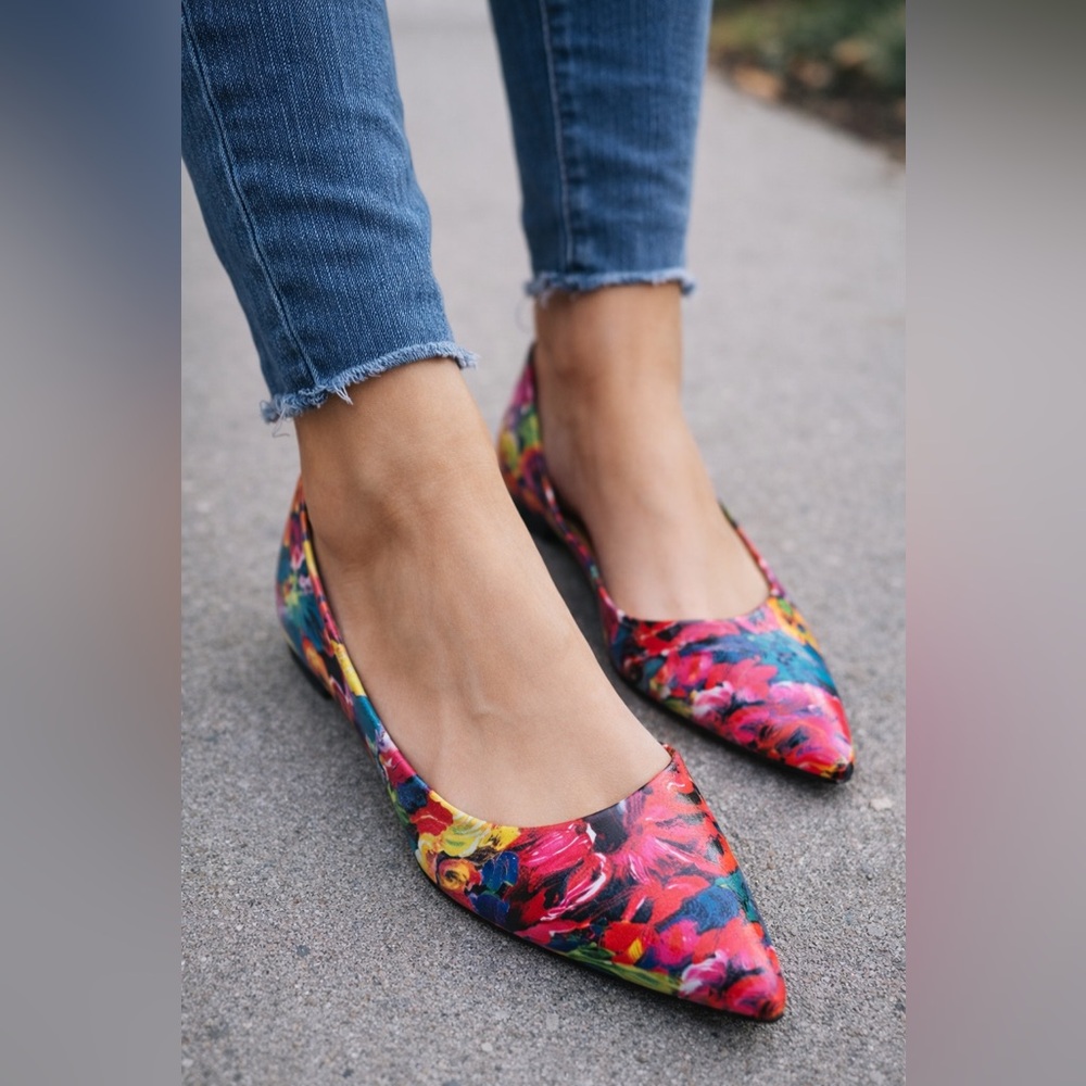 Massini Vibrant Floral Women's Flats - Picture 1 of 4
